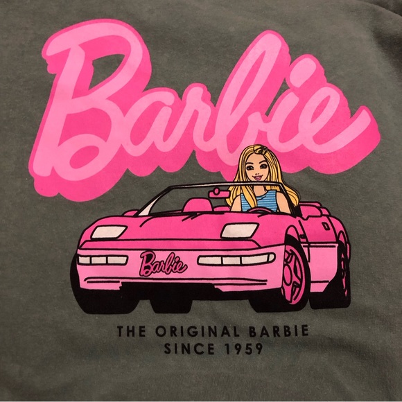 NWT Barbie graphic print tee in size Large - Picture 3 of 6
